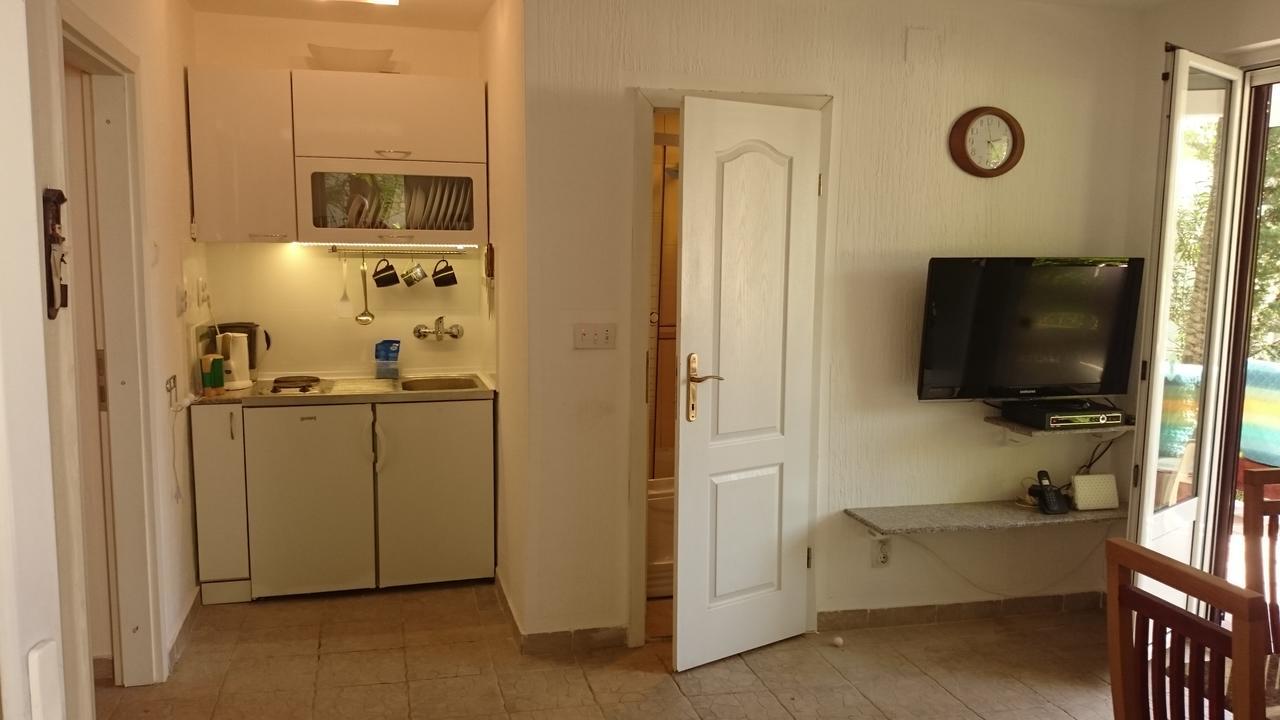 Bg Apartman Sutomore Exterior foto